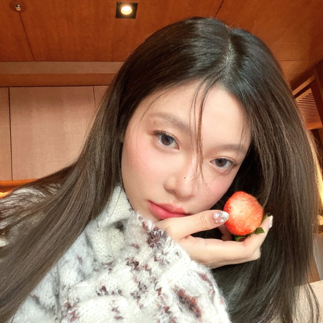 《某男星被前女友晒聊天记录，称其同时约三人》配图