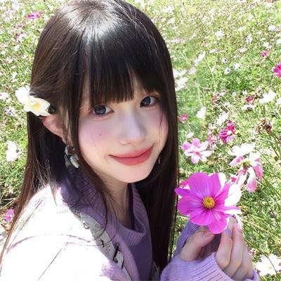 《神秘女子现身机场，疑与影帝同回公寓》配图
